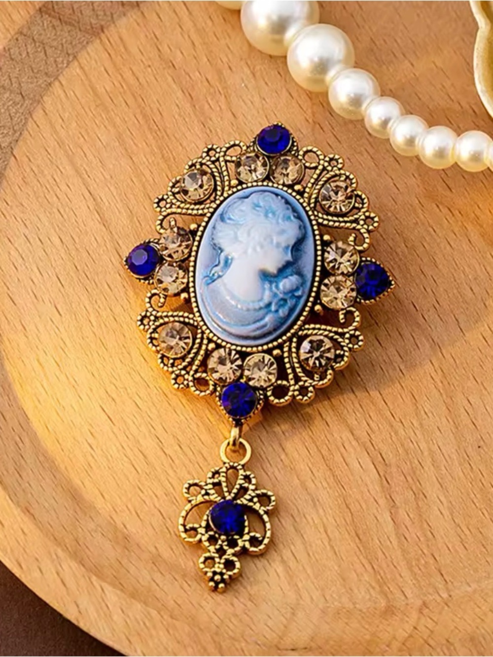 Accents Vintage Cameo Elegant Queen Head Portrait Gold tone with Sapphire Brooch